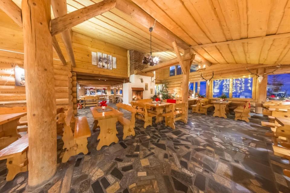 Pensjonat Laworta Ski Ustrzyki Dolne Ngoại thất bức ảnh