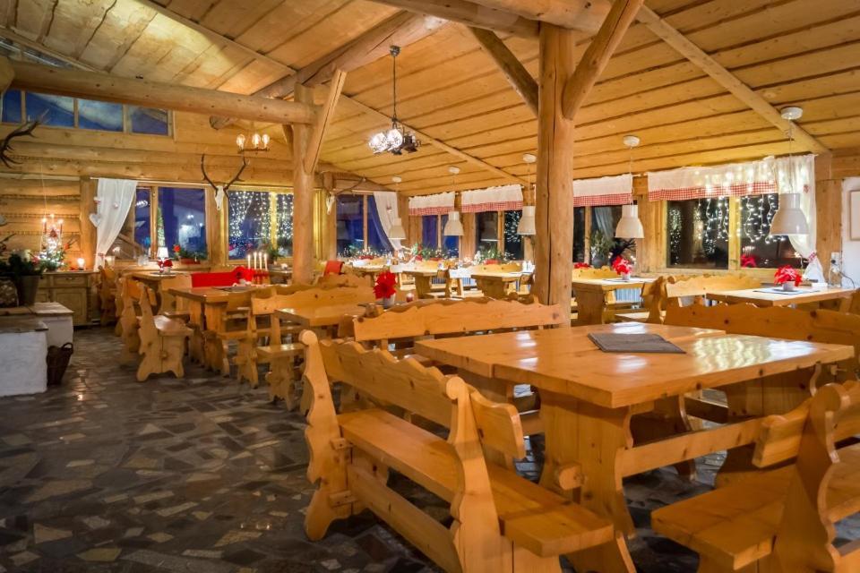 Pensjonat Laworta Ski Ustrzyki Dolne Ngoại thất bức ảnh