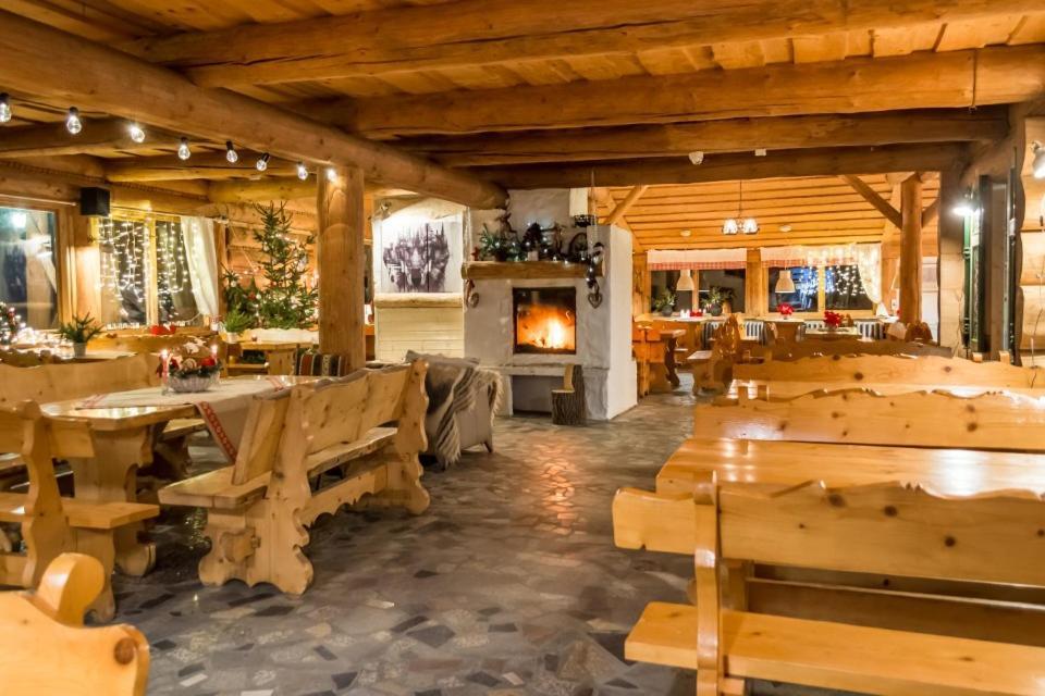 Pensjonat Laworta Ski Ustrzyki Dolne Ngoại thất bức ảnh